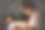 小男孩在卧室书桌前学习素材图片