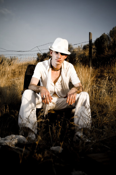 人在白色图片下载