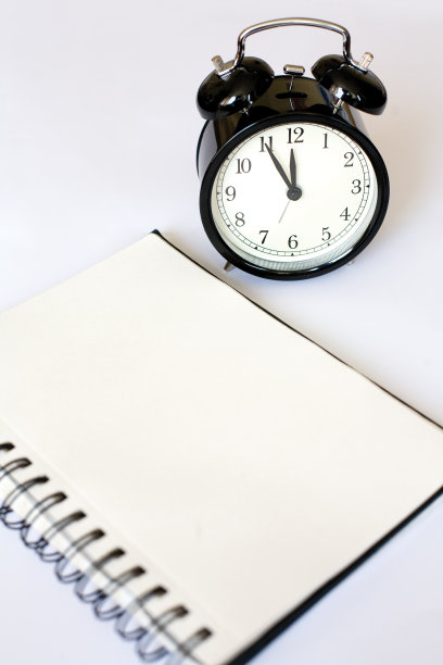 闹钟和要做的事情清单图片下载