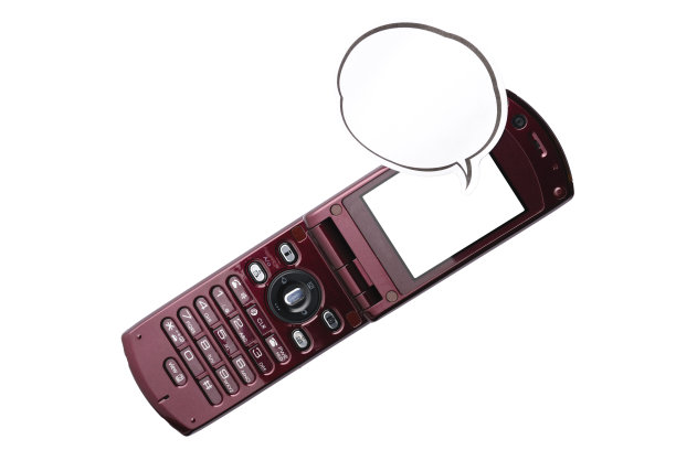 手机与空白语音气泡在白色背景图片下载