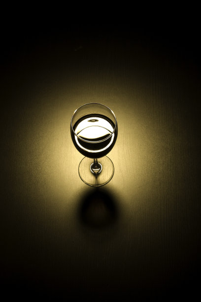 一杯红酒图片下载