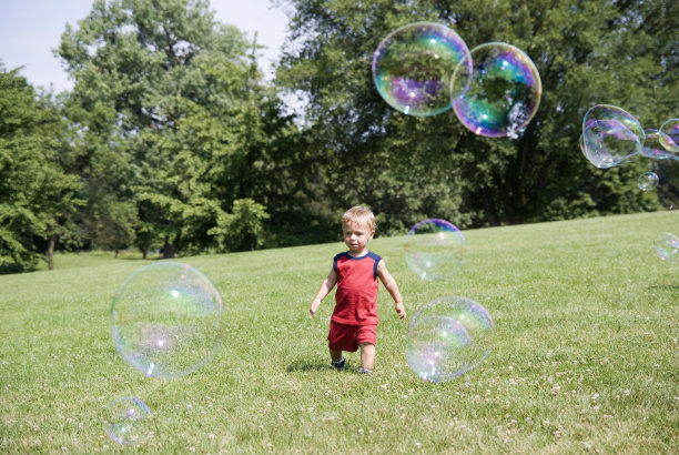 泡沫在我面前图片下载