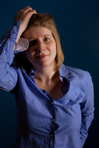 了年轻的女商人图片下载