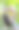 妈妈抱起小女孩图片下载