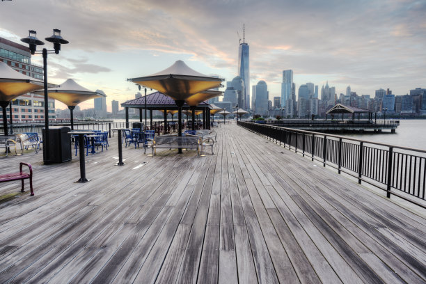 从木板路看纽约市图片下载