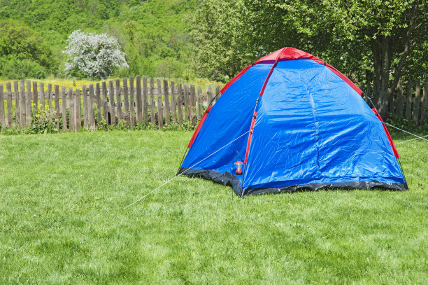 蓝色的野营帐篷图片下载