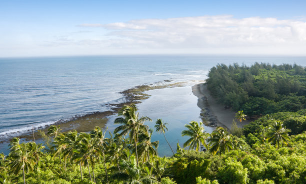 卡劳步道上的Ke'e海滩景色图片下载