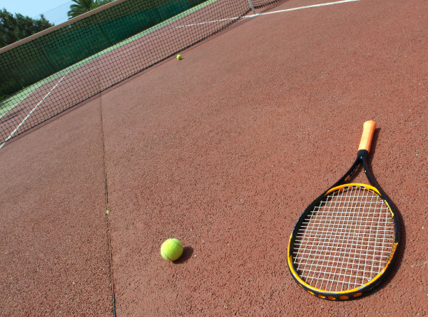 网球拍和球图片下载