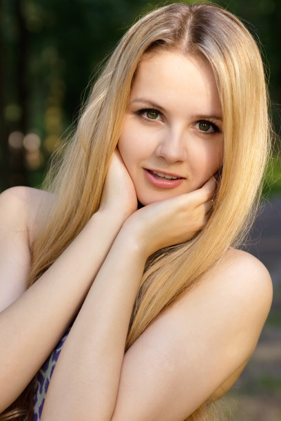 漂亮的女人图片下载