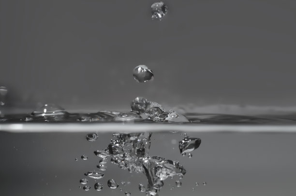 气泡在水中图片下载