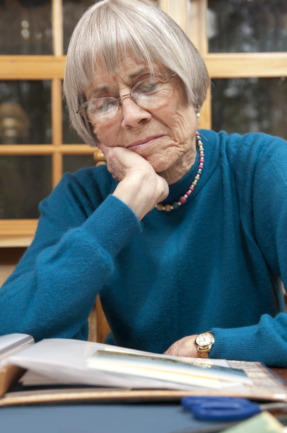 成年女人的记忆与剪贴簿图片下载