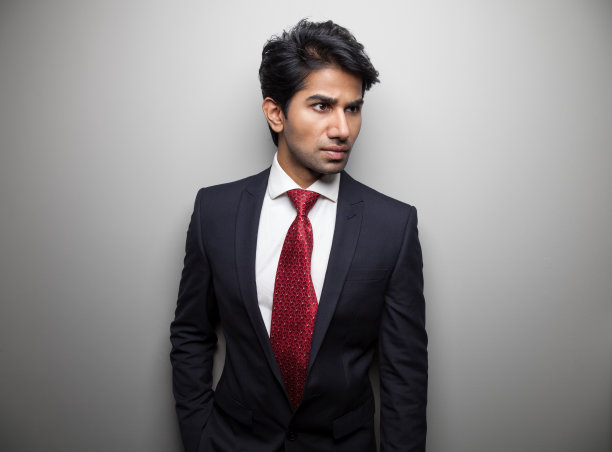 雄心勃勃的亚洲商人图片下载