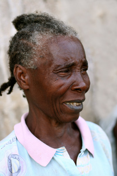 年长非洲女性图片下载