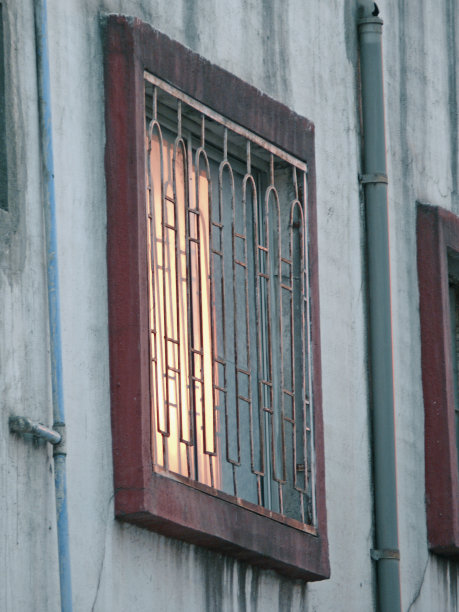 光线落在窗户玻璃上图片下载