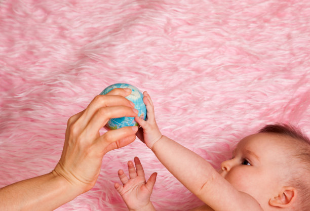 向世界伸出双手图片下载