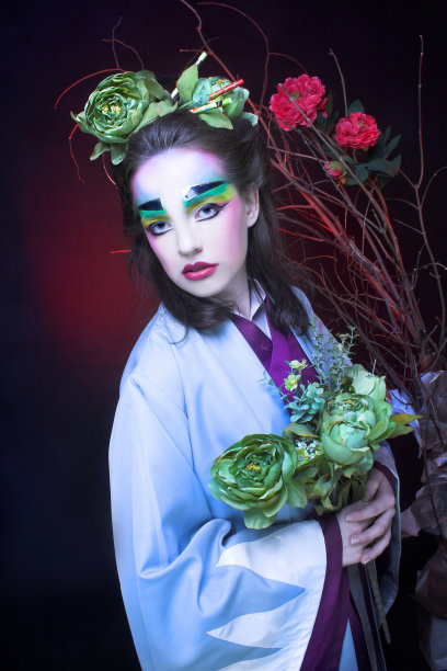 创造性的女孩。图片下载