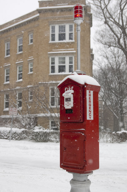 暴风雪期间的紧急电话图片下载
