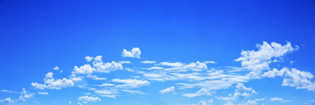 蓝天白云的全景图作为背景和设计图片下载