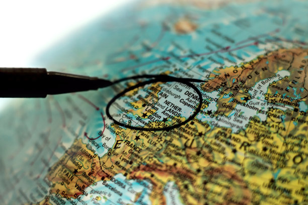 黑笔在地图上画出英国图片下载