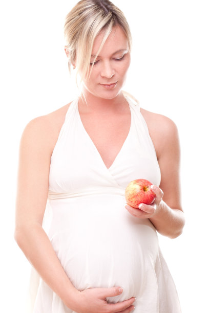 微笑的年轻孕妇图片下载