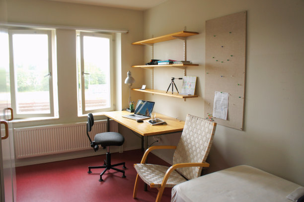 沿着铁路室图片下载