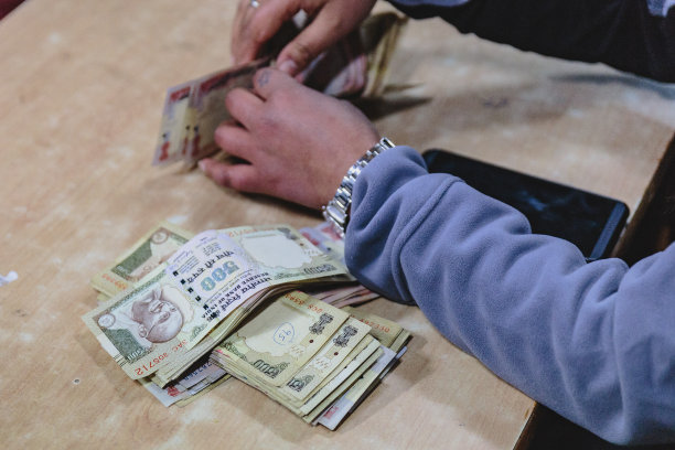 印度锡金的卢比纸币用于汽车和导游图片下载