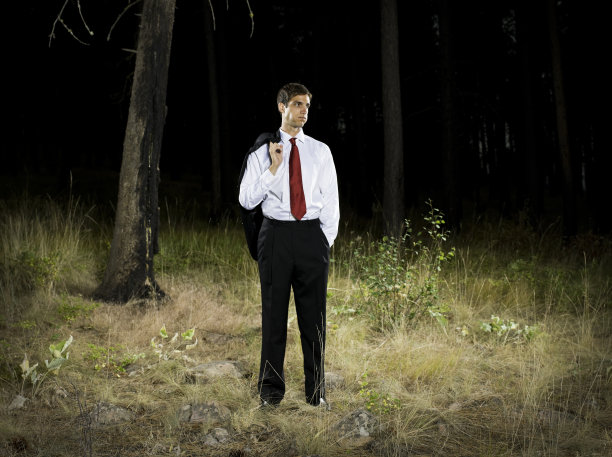 商人在森林图片下载