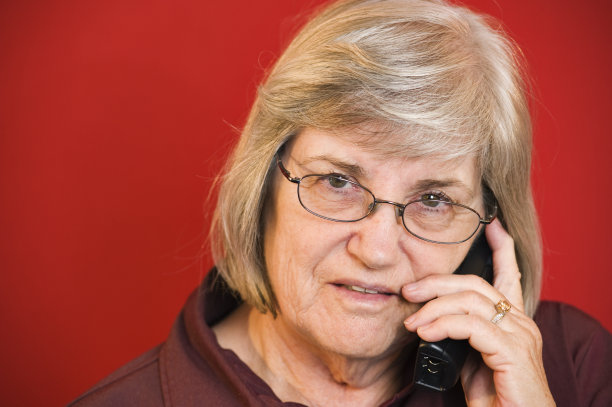 女高管打电话图片下载