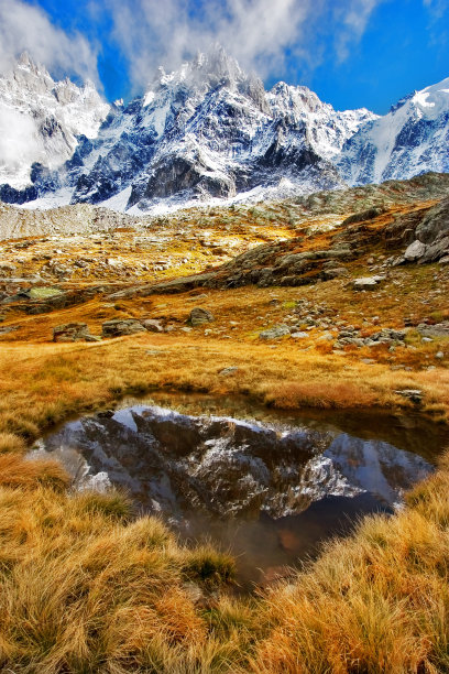水很快就会结冰。图片下载