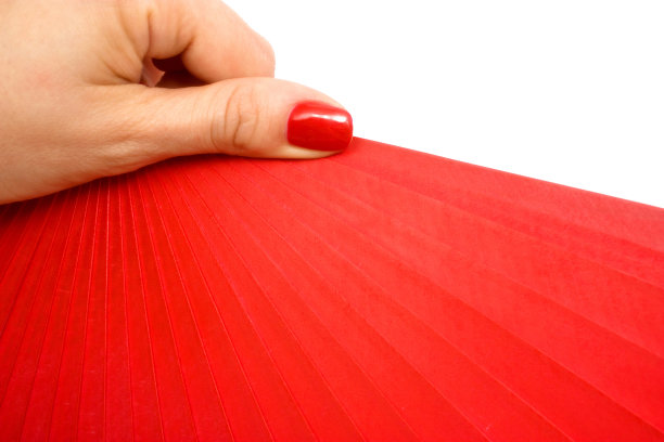 手里拿着红色扇子图片下载