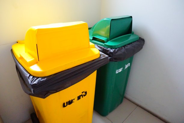 回收垃圾箱图片下载