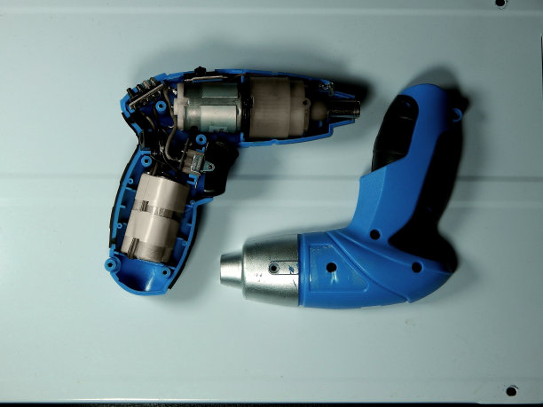 拆卸电动螺丝刀切割工作室拍摄图片下载