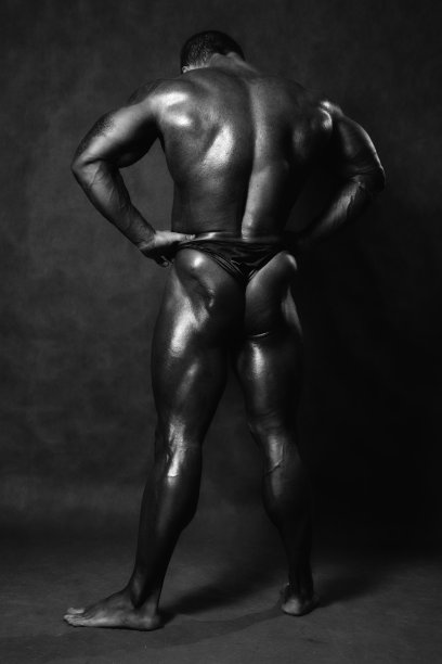 肌肉发达的帅哥回来了图片下载