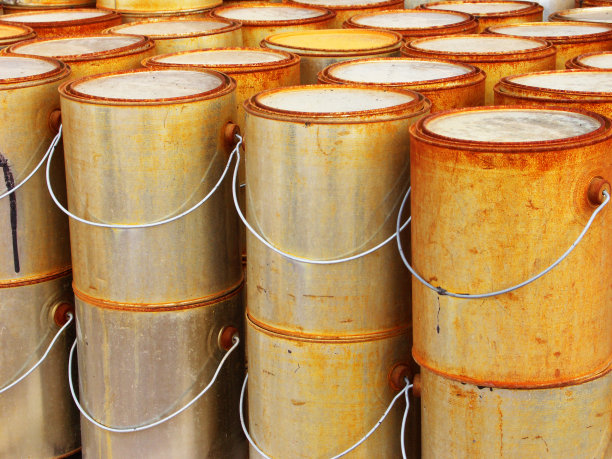 生锈的油漆罐2图片下载