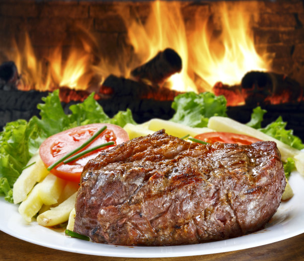 有蔬菜和烤肉的菜图片下载