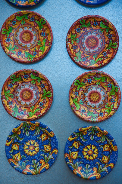 在西西里的诺托，作为纪念品的小盘子图片下载