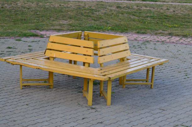 板凳上图片下载