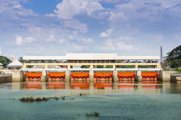 大型铁制水门。图片下载