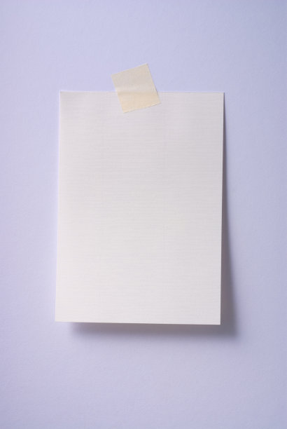 淡紫色上的空白白色音符图片下载