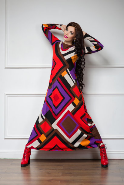 年轻美丽迷人的女孩肖像图片下载