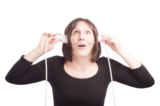 女人与电缆图片下载