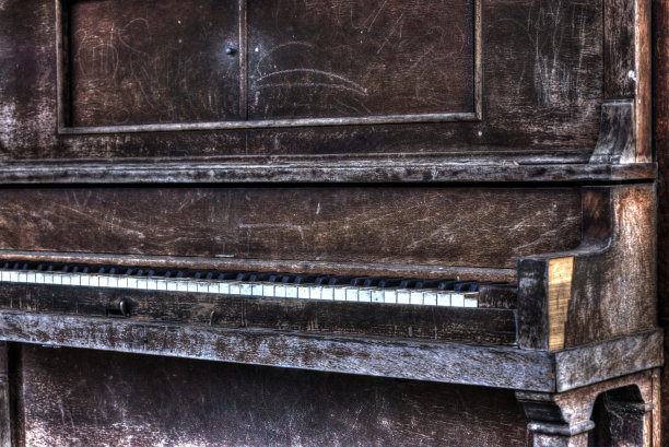 旧钢琴图片下载