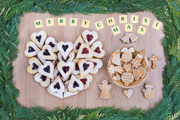 姜饼和果酱酥饼。图片下载