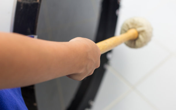 鼓手的孩子图片下载