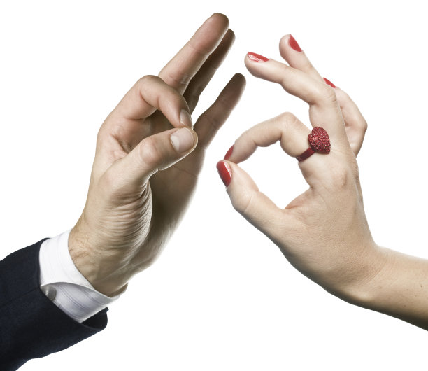 男性和女性的手势表示同意图片下载