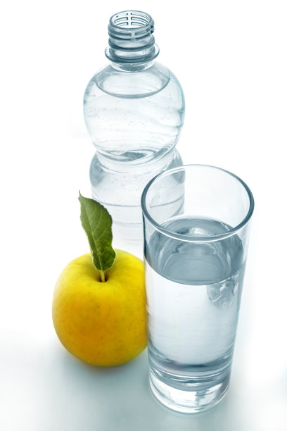 水和苹果图片下载