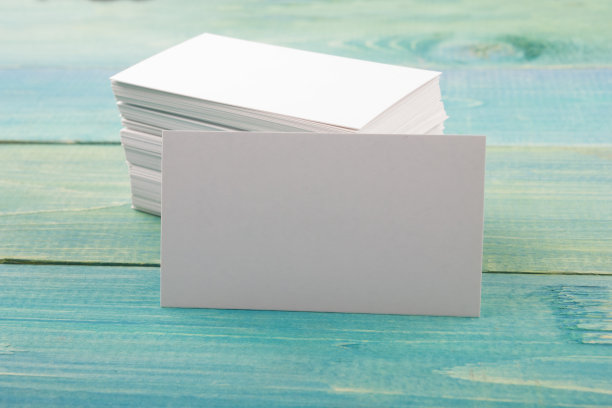 白色空白商务拜访卡，礼品，门票，蓝色通行证图片下载