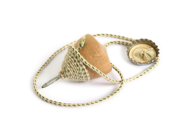 木抽陀螺图片下载