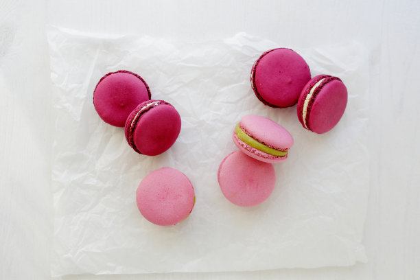 甜美的法国马卡龙俯视图图片下载