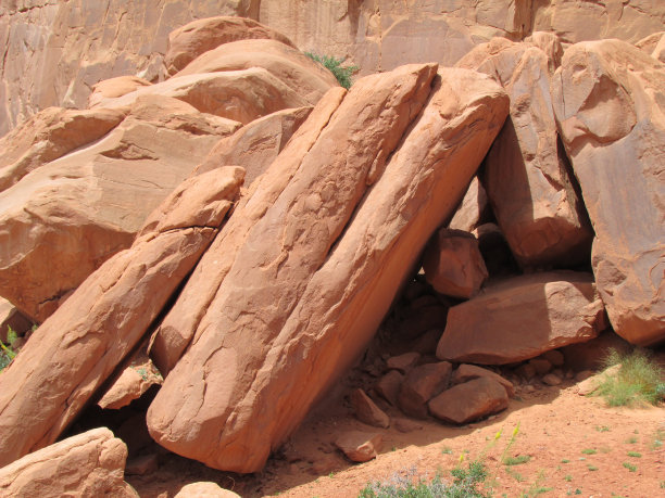 倒下的红石拱门犹他州国家公园图片下载